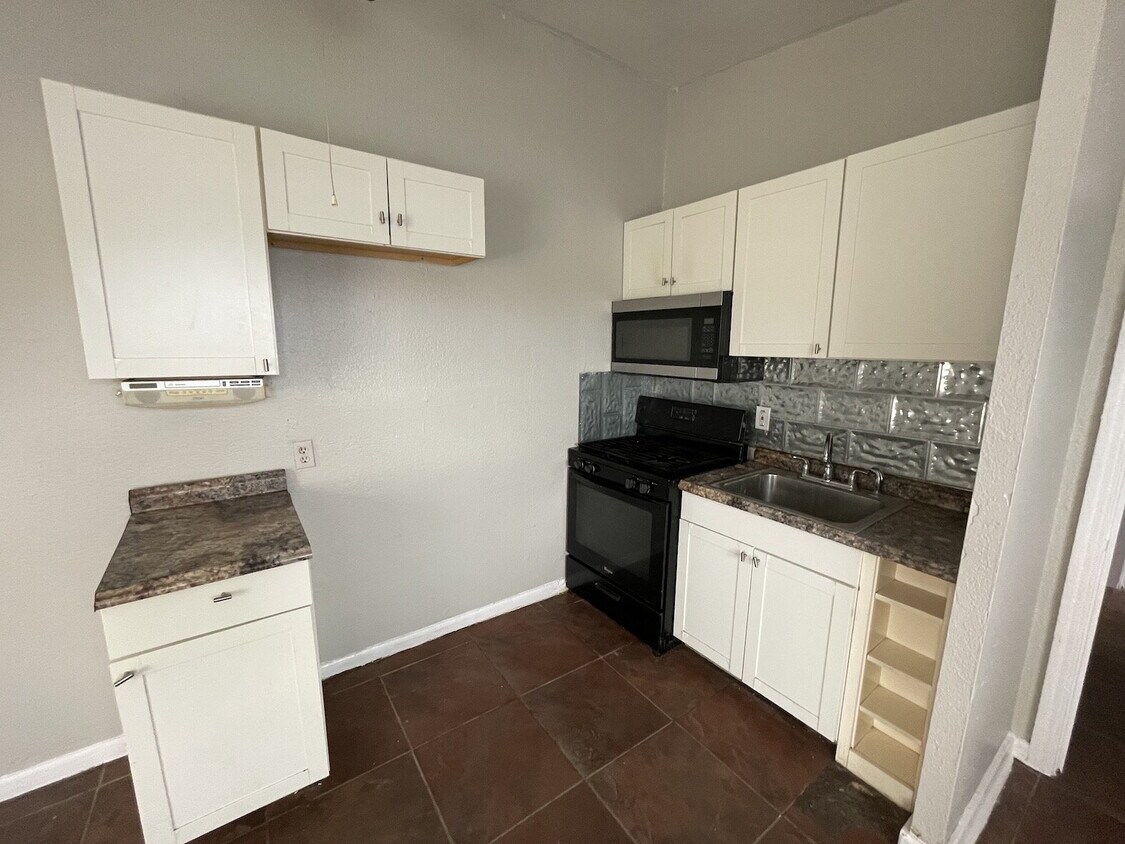 Foto principal - 1 Bed/1 Bath off Blanco