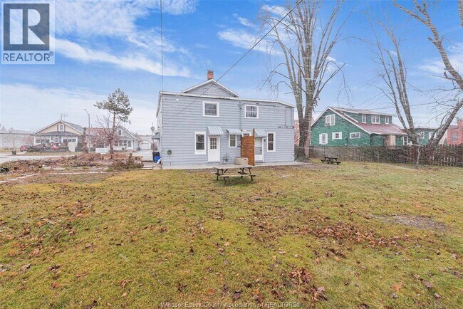 Photo du bâtiment - 21 Pearl St W