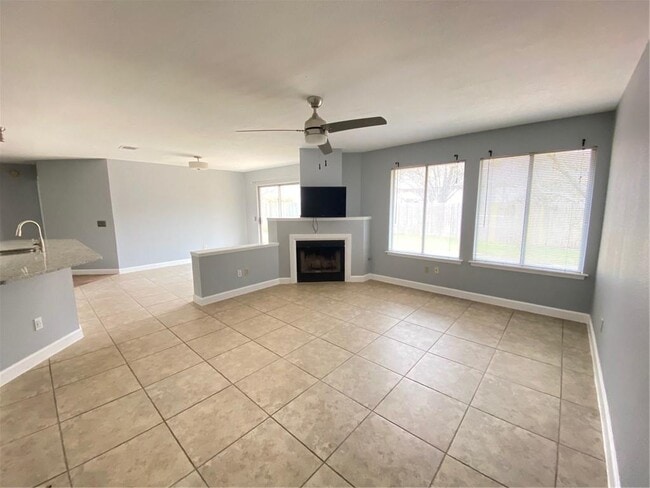 Building Photo - 16916 Dorman Dr