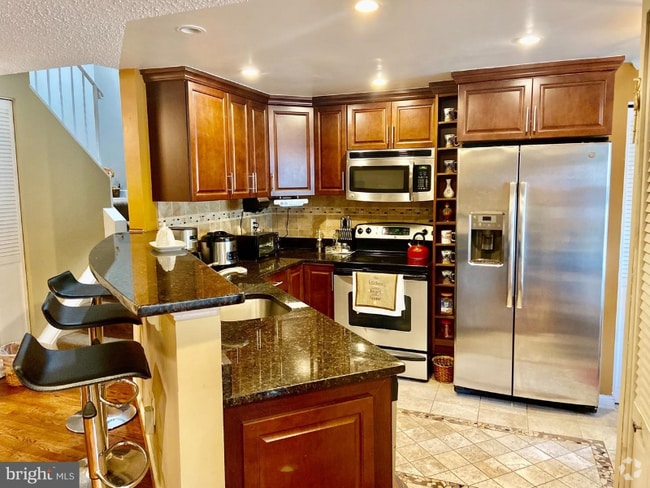 Building Photo - 12 Fifeshire Ct