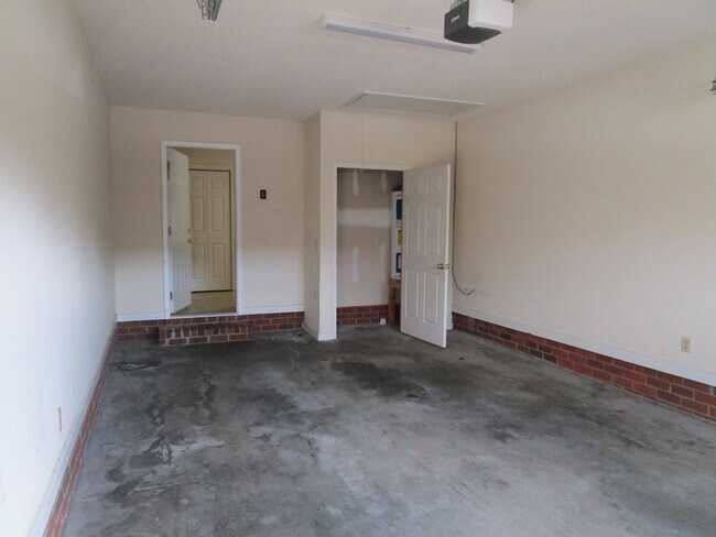 Foto del edificio - 345 Wildwood Ave