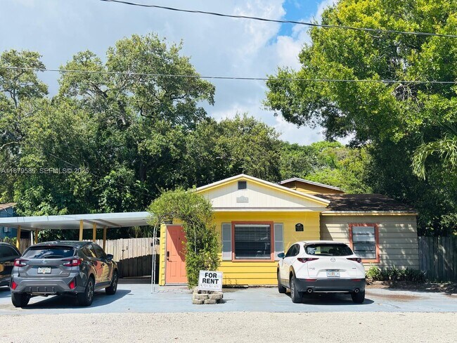 Foto del edificio - 1913 Riverside Dr