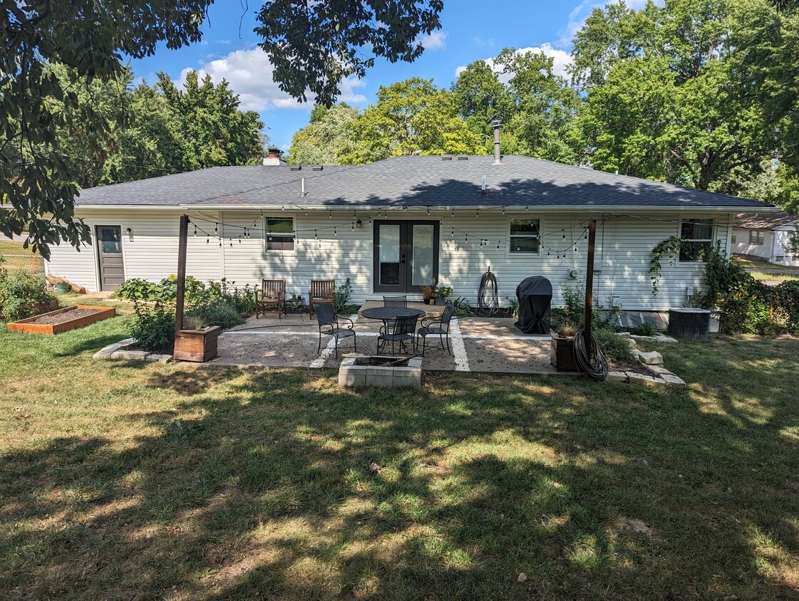Foto principal - 6405 Haskell Ave