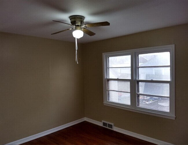 Foto del edificio - 735 N Pebble St