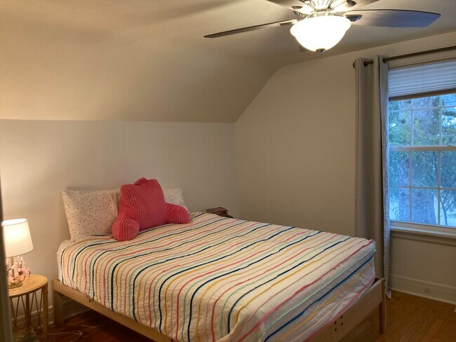 Foto del edificio - 129 Orvilton Dr