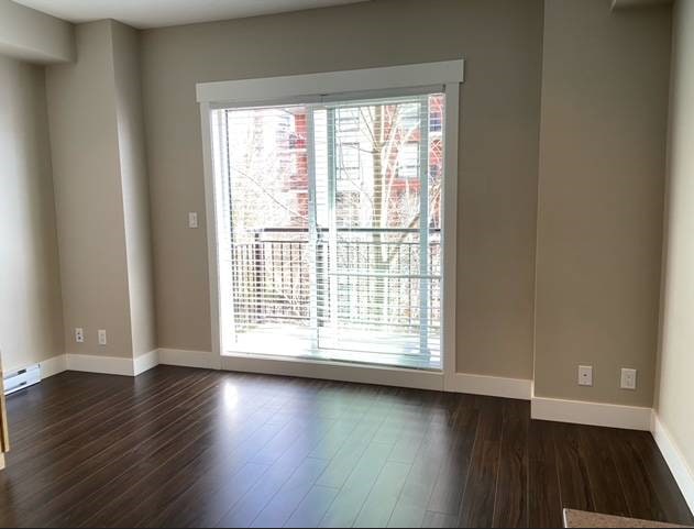 Building Photo - 838 Royal Av