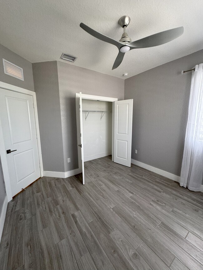 3 habitaciones - 1763 SE 8th Pl
