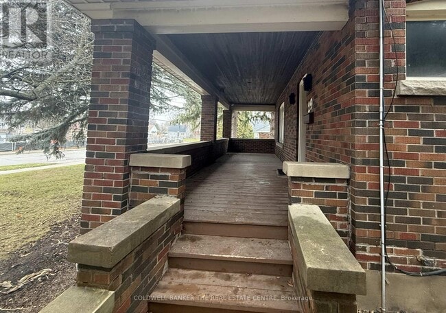 Photo du bâtiment - 29 Bolton Ave