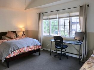 Foto del edificio - 139 Deer Hollow Rd