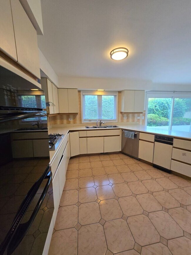 Foto del edificio - 2175 Kipling Ln