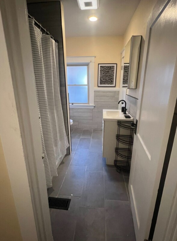 Foto del edificio - 2121 Burnet Ave