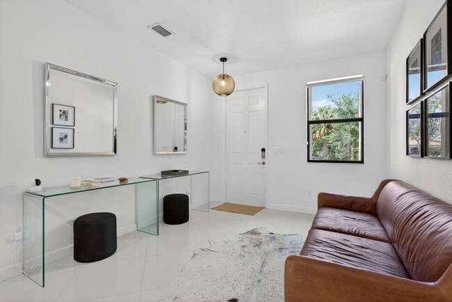 Foto del edificio - 4012 Devenshire Ct
