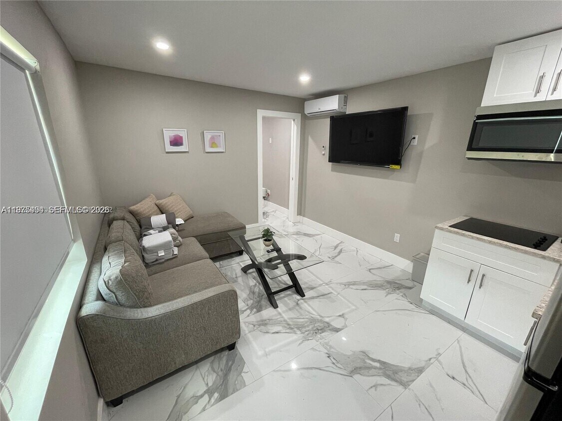 Foto del edificio - 4910 SW 28th Terrace
