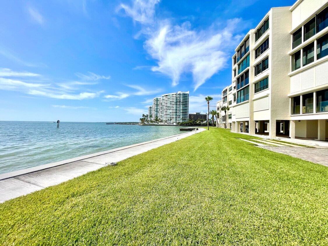 Primary Photo - Sarasota Bay Penthouse