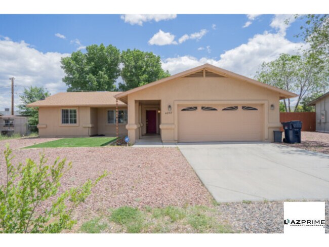 Building Photo - Experience Comfort and Style in this Excep...
