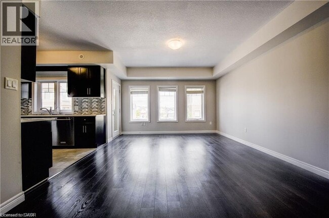 Building Photo - 70 Willowrun Dr
