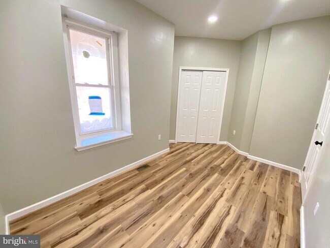 Foto del edificio - 1426 W Rockland St