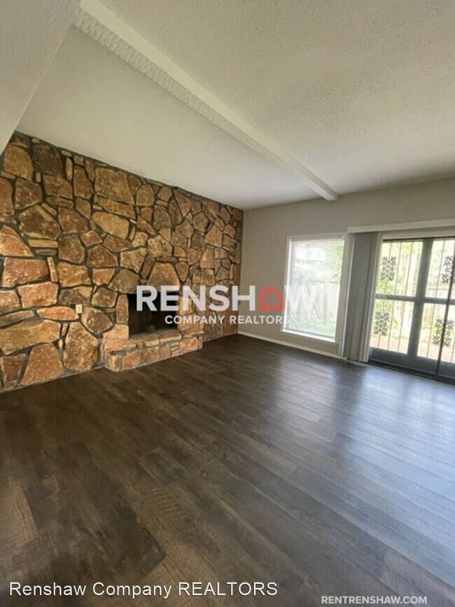 Building Photo - 3 br, 2.5 bath House - 2292 Foxmoor Ln Uni...