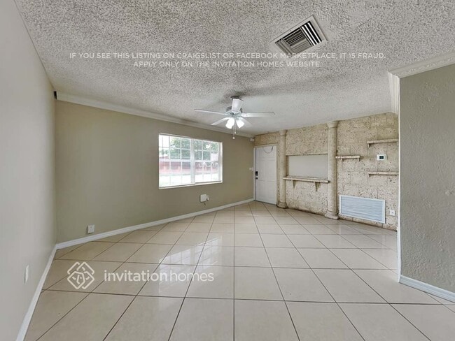 Foto del edificio - 1261 NW 202nd St