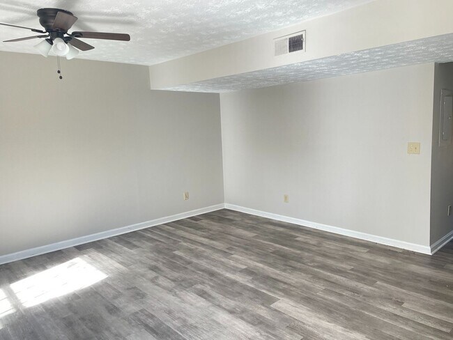 Foto del edificio - 2526 Sweetridge Ct