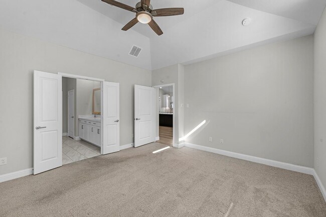 Foto del edificio - 16606 Tranquility Grove Dr