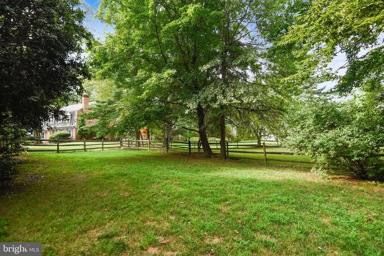 Primary Photo - 10108 Donegal Ct