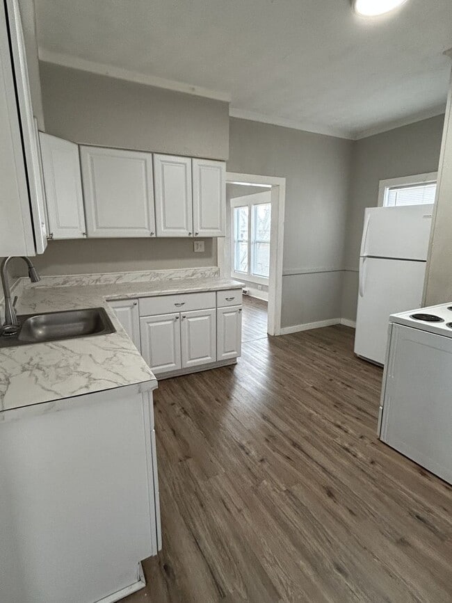 Building Photo - Gorgeous 3BR/2Ba home - a MUST SEE!