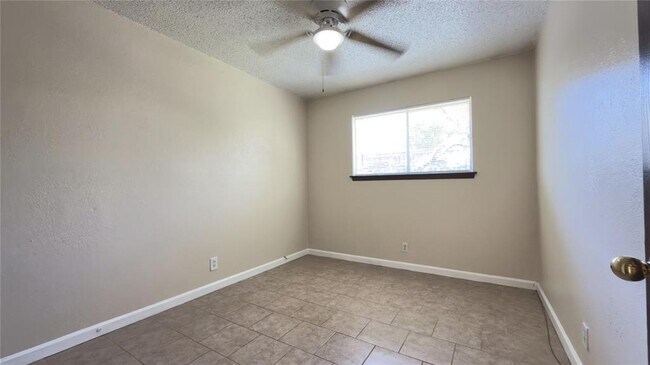 Building Photo - 10708 Lanshire Dr