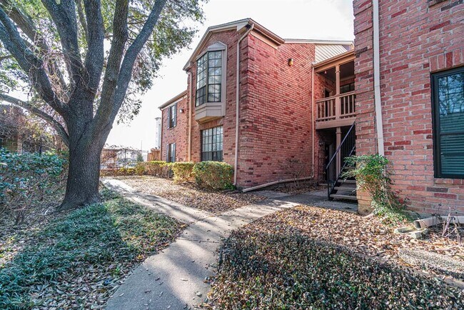 Foto del edificio - 2255 Braeswood Park Dr