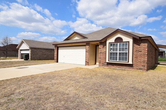 Building Photo - 907 James Loop