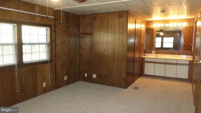 Building Photo - 1070 Peachtree Run