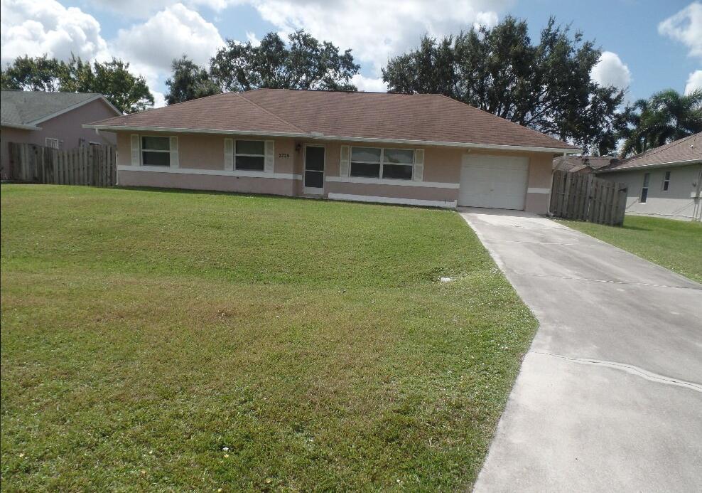 Primary Photo - 2729 SE Eagle Dr