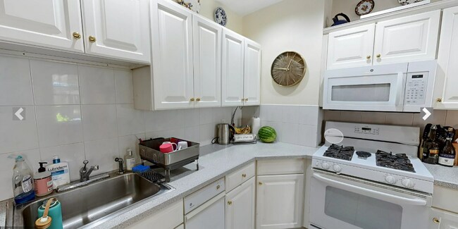 Building Photo - 20 Dean Rd