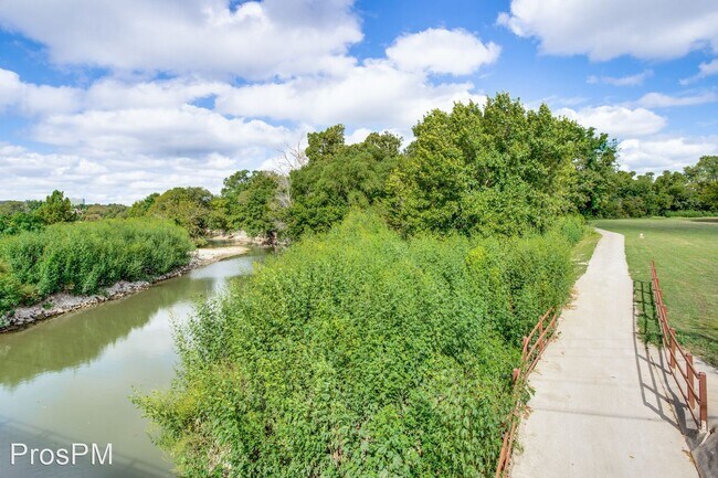 Foto del edificio - 1 br, 1 bath House - 7525 Holly Hill Drive...