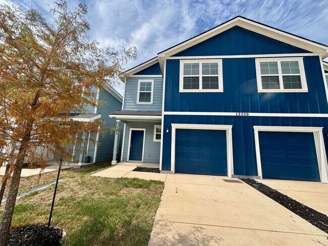 Foto del edificio - Brand New 3 Bd 2.5 Full Bath Townhouse Near UTSA & LaCantera