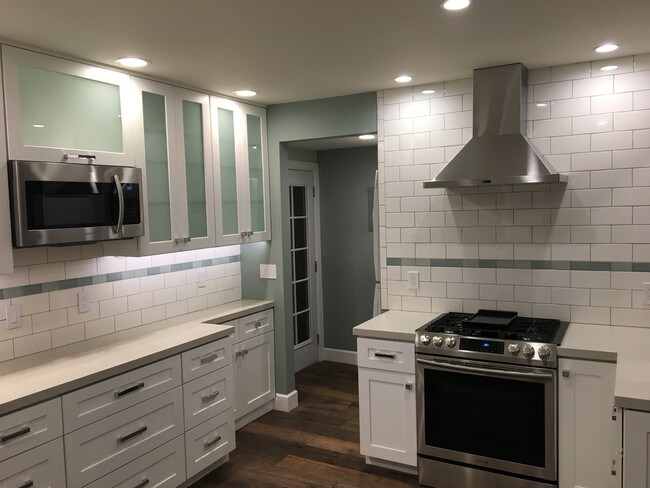 Kitchen - 3277 Descanso Dr