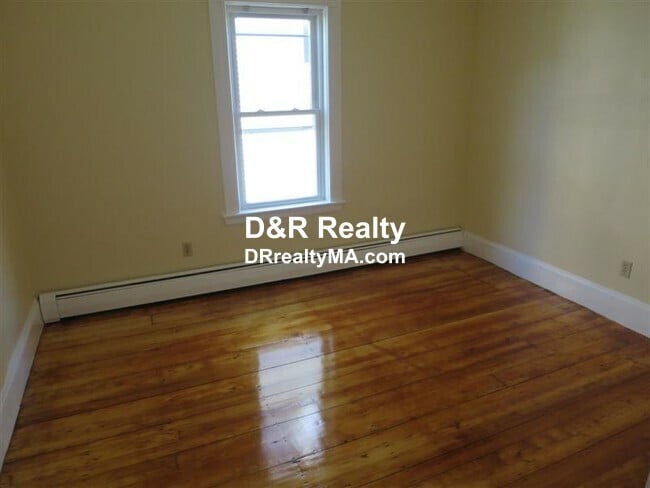 Building Photo - 2 Gilson Ter