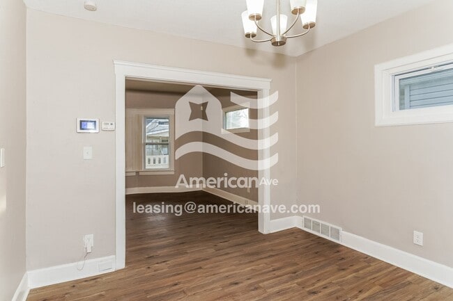 Building Photo - 1542 E 173rd St