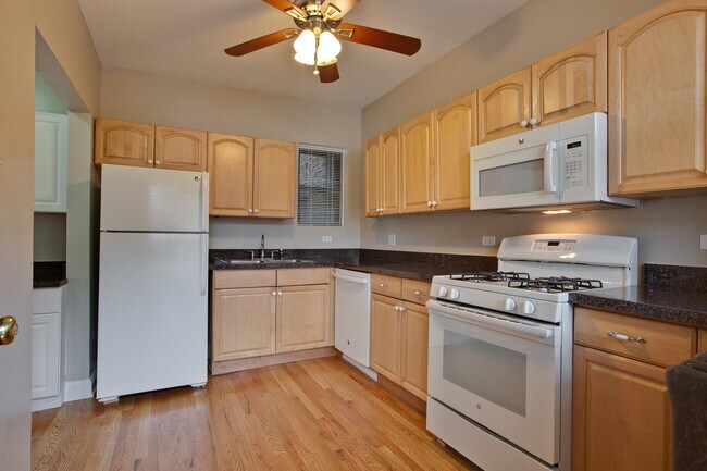 Building Photo - 855 W Margate Ter