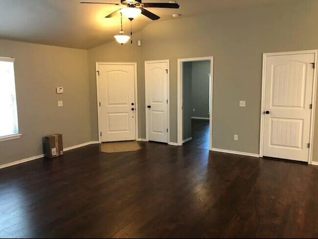 Building Photo - Beautiful Home in NW Oklahoma City