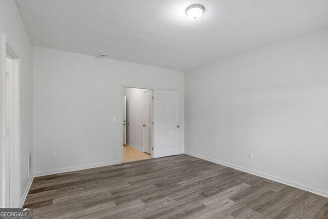 Foto del edificio - 2145 Hollywood Dr NW