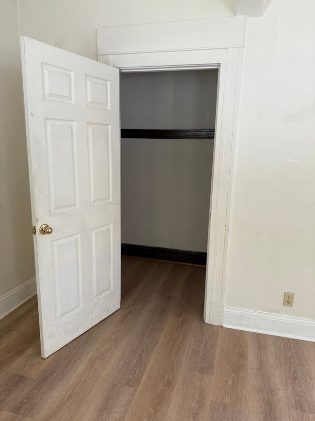 Foto del edificio - 2744 N Murray Ave