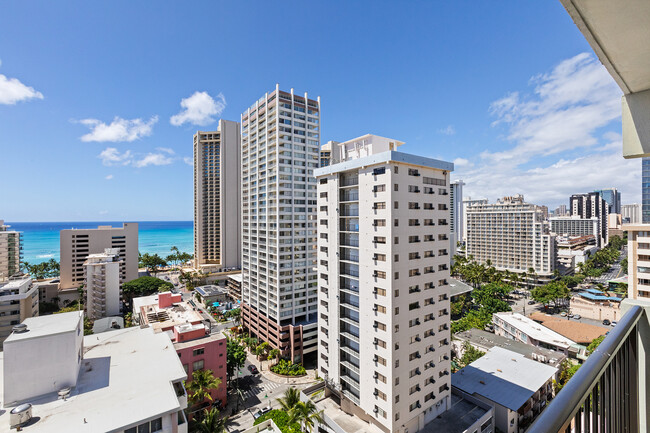 Building Photo - 2440 Kuhio Ave