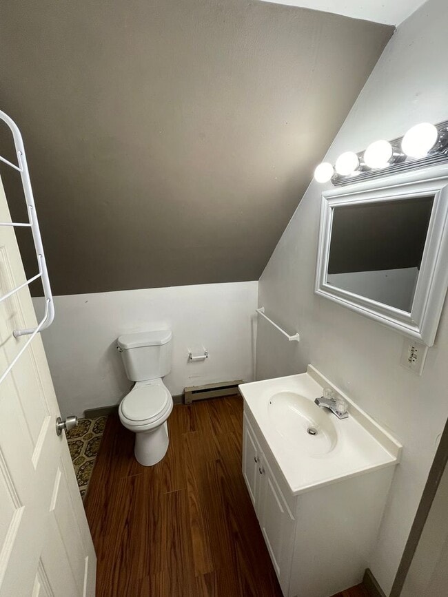 Building Photo - 431 Forest Ave