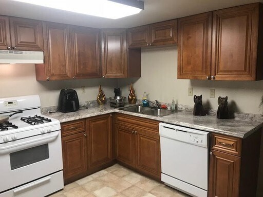 Foto del edificio - Spacious 3-Bedroom Duplex in Spring Valley