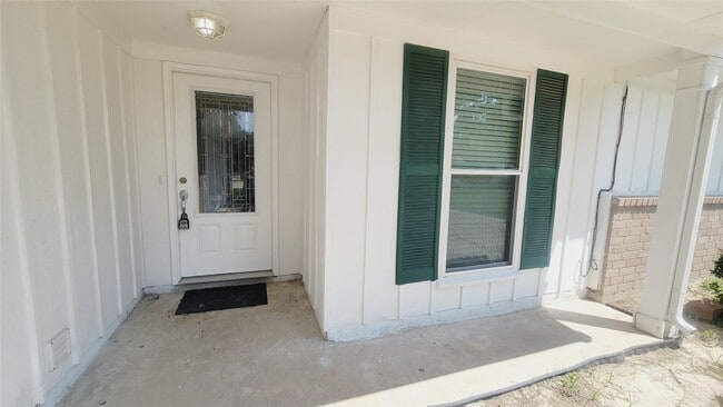 Foto del edificio - 16002 Maple Acres Ct