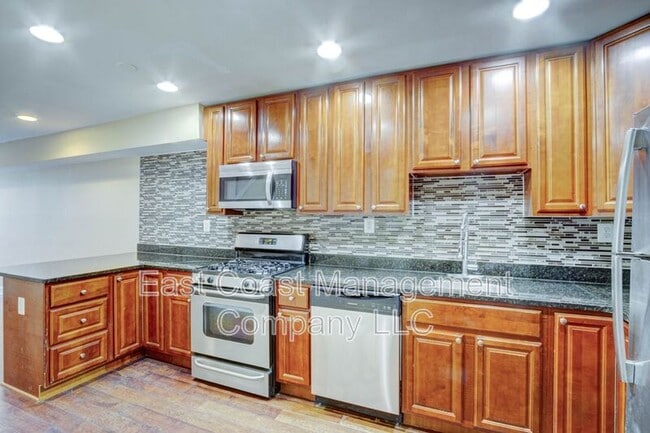 Photo - 2343 McElderry St House