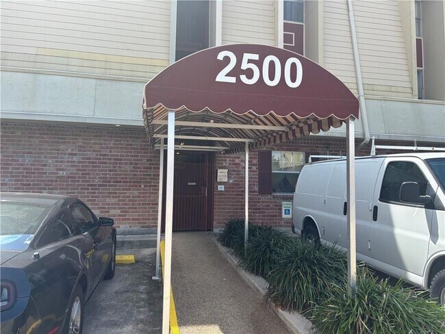 Foto del edificio - 2500 Houma Blvd