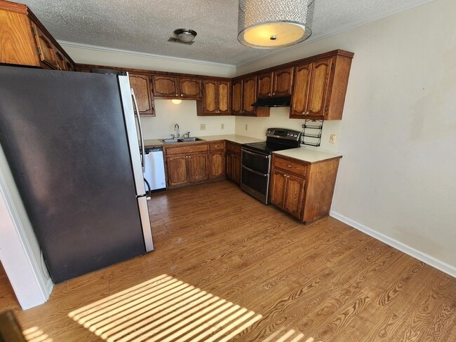 Building Photo - 8744 Pecan Tree Dr