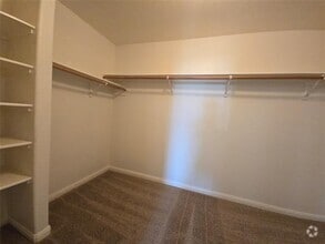 Building Photo - 2116 Foxglove Ct
